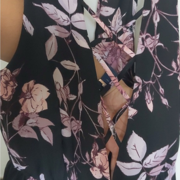 💥LAST CHANCE💥 Floral Asymmetrical Dress - Picture 2 of 6